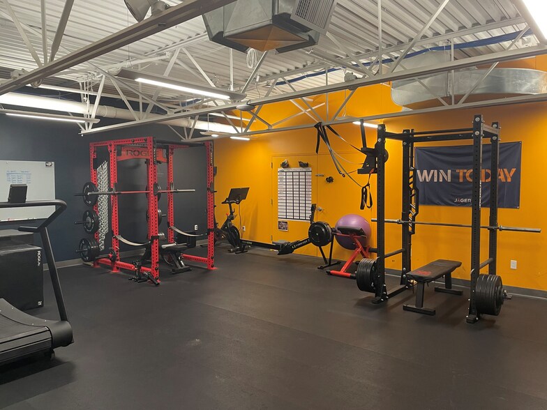 More Photos Of 6094 Corporate Dr, Ira Manufacturing For Sale
