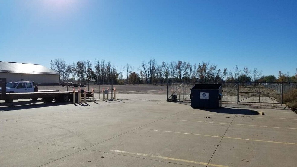 More Photos Of 1400 E Lincoln St, Gillette Warehouse For Lease