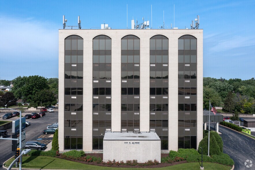 More Photos Of 1111 S Alpine Rd, Rockford Office Residential For Lease