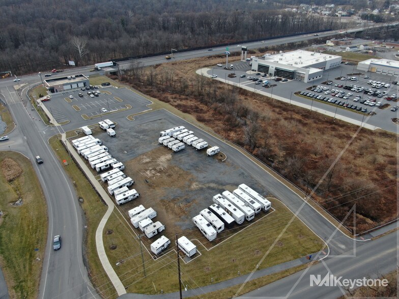 More Photos Of 103 Grand St, Hamburg Land For Lease