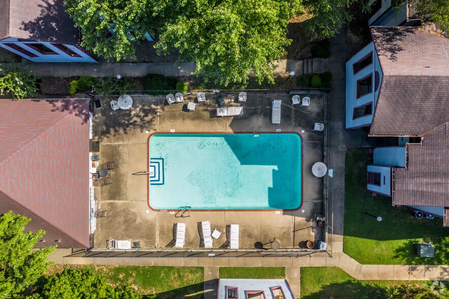 More Photos Of 1100 Brookside Dr, Little Rock Apartments For Sale