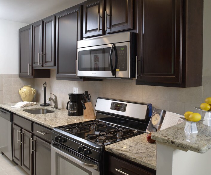 More Photos Of 1001-1003 Easton Rd, Willow Grove Apartments For Lease