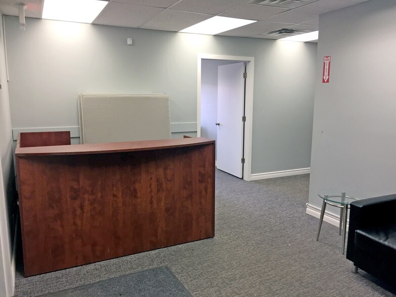 More Photos Of 1615 10th Ave SW, Calgary Office Residential For Lease