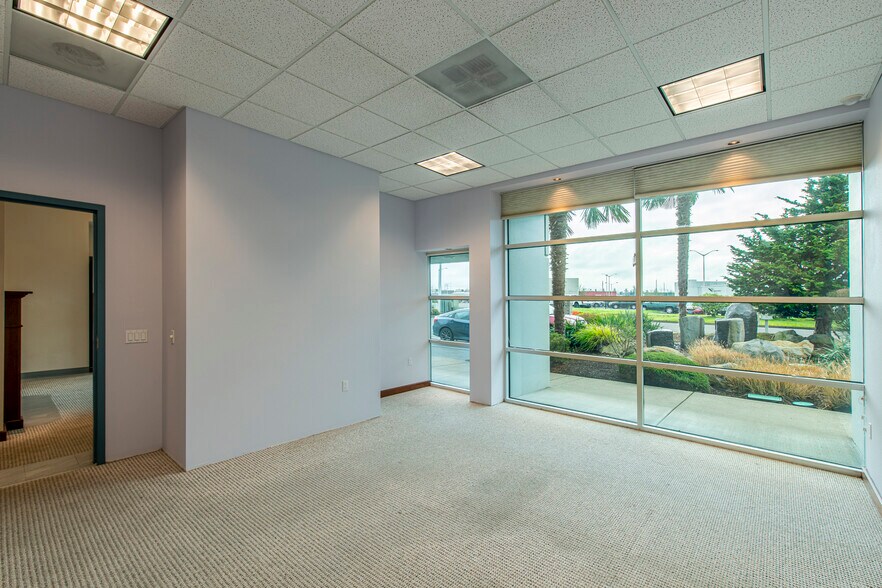 More Photos Of 3535 Del Webb Ave NE, Salem Warehouse For Lease