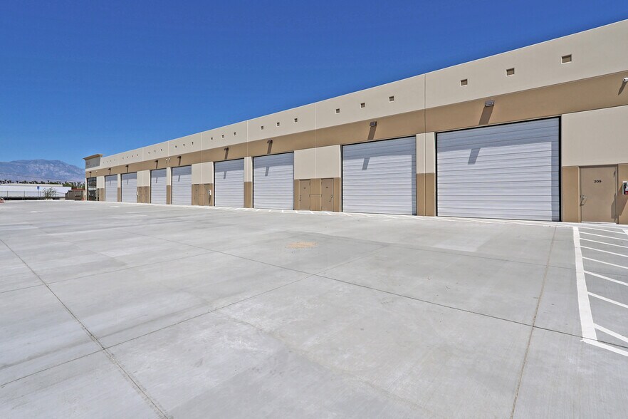 More Photos Of 39402 Berkey Dr, Palm Desert Showroom For Sale