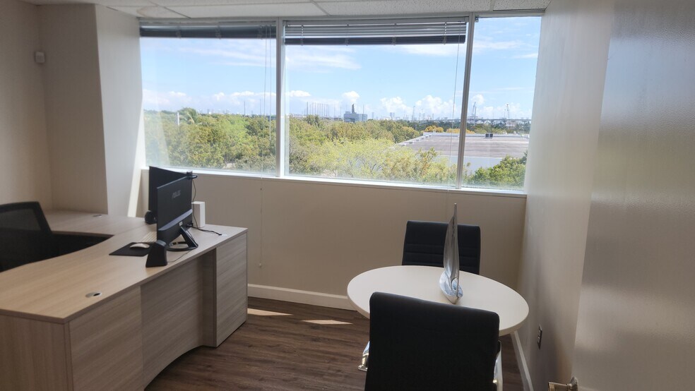 More Photos Of 1111 Park Centre Blvd, Miami Gardens Office Residential For Lease