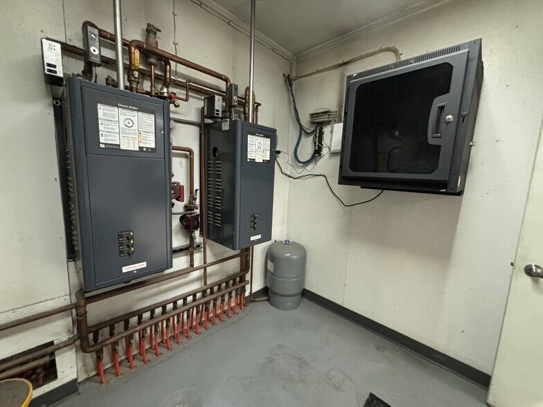 More Photos Of 6220 E Highway 2, Minot Service For Lease