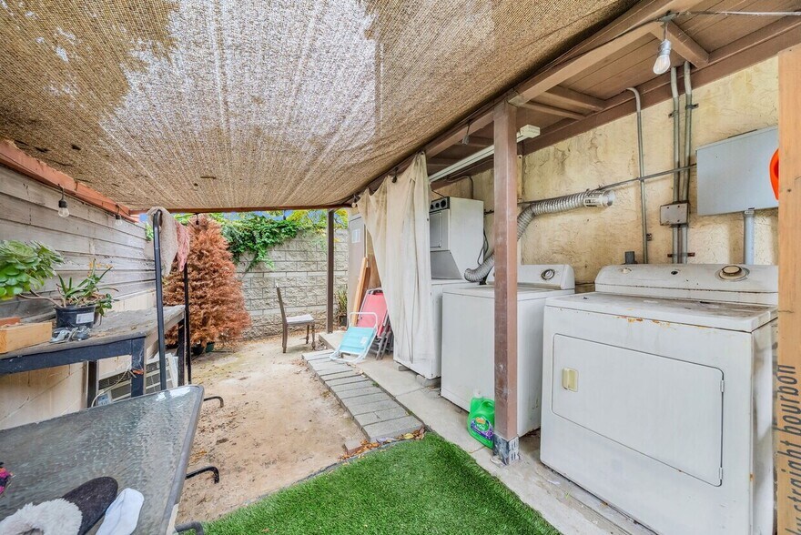 More Photos Of 3018-20 Nimitz Blvd, San Diego Specialty For Sale