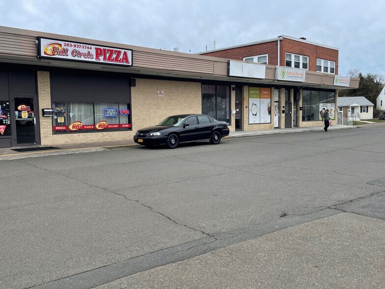 More Photos Of 841-869 Jones Hill Rd, West Haven Storefront For Sale