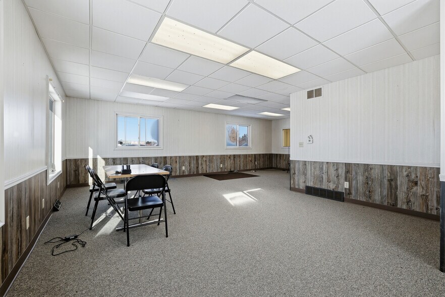 More Photos Of 5500 Prairie Dr, Plover Flex For Sale