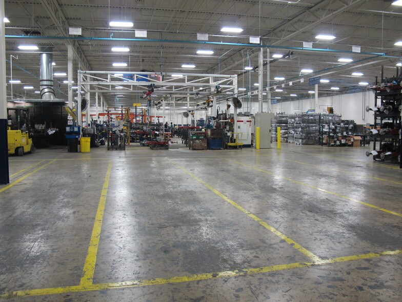 More Photos Of 1828 Freedom Rd, Lancaster Warehouse For Lease
