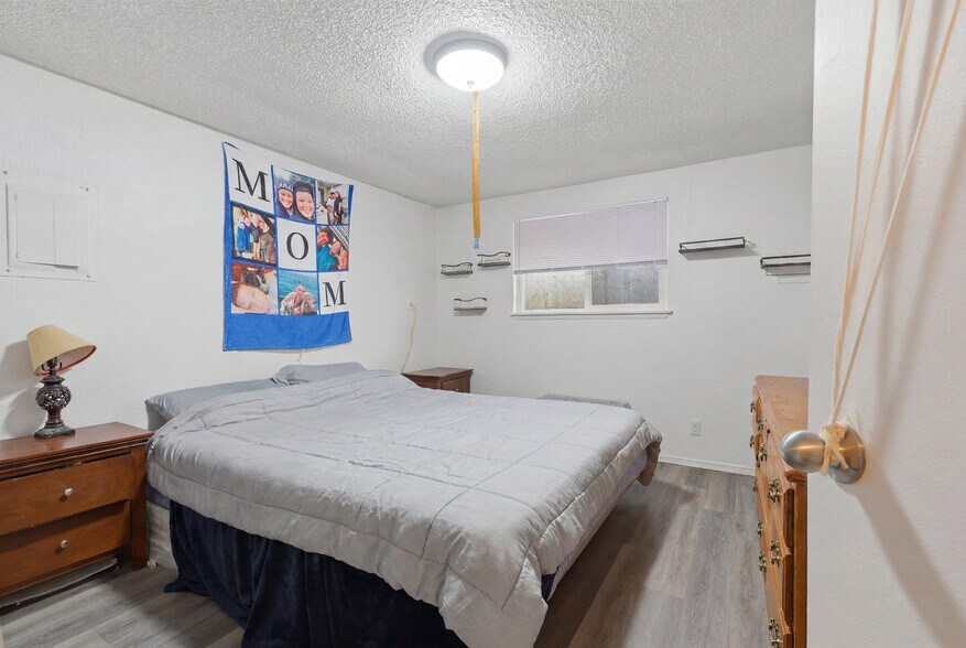 More Photos Of 22659 Pacific Hwy S, Des Moines Flex For Sale