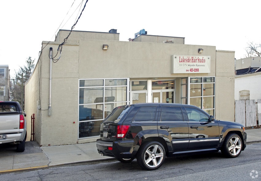More Photos Of 32 Douglas Ave, Yonkers Storefront For Lease