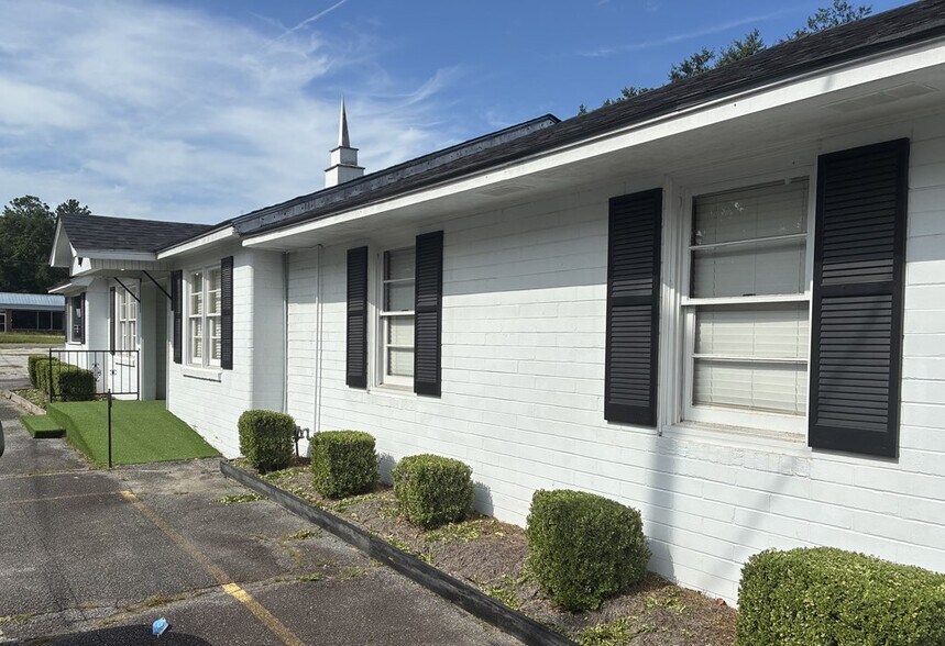 More Photos Of 1244 N Lee St, Valdosta Religious Facility For Sale
