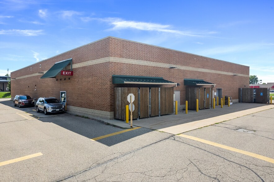 More Photos Of 717 8th Ave, Monroe Drugstore For Sale