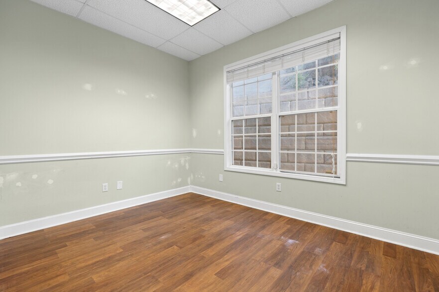 More Photos Of 317 Sylvan St, Chattanooga Office For Sale