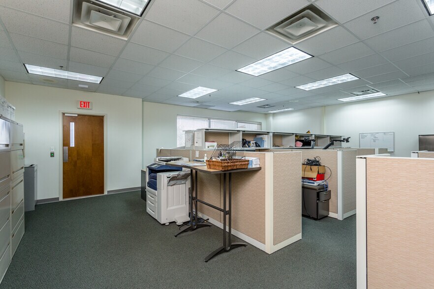 More Photos Of 1450 Technology Dr, Harrisonburg Office For Sale