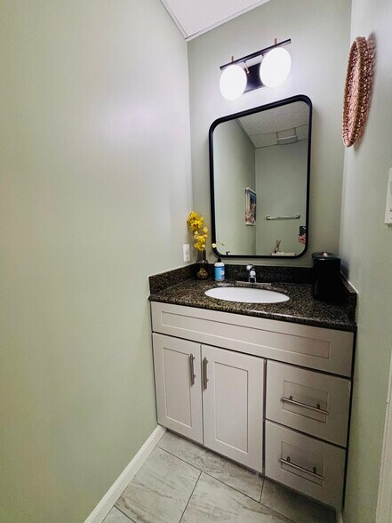 More Photos Of 18500-18540 Office Park Dr, Gaithersburg Medical For Sale