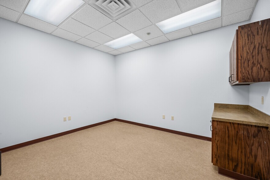 More Photos Of 7202 Slide Rd, Lubbock Medical For Lease