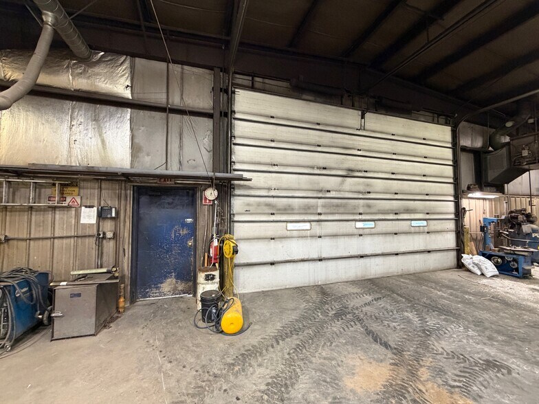 More Photos Of 4414 State Road 92, Brooklyn Industrial For Lease