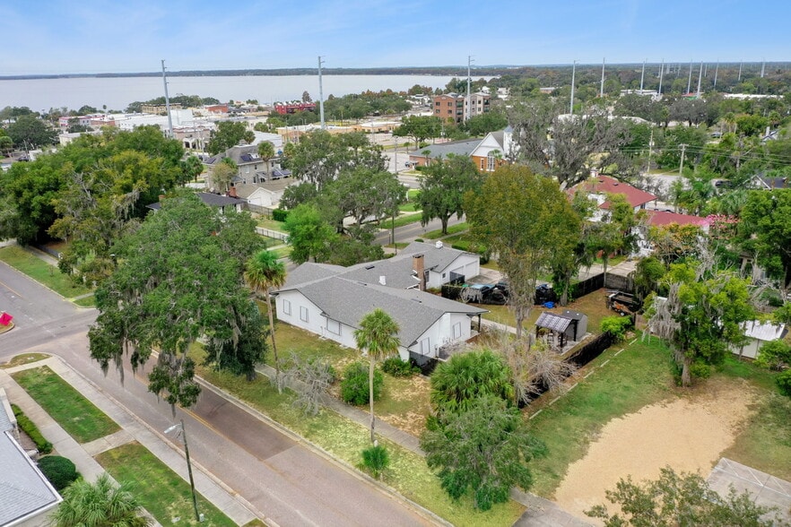 More Photos Of 27 S Center St, Eustis Assisted Living For Sale