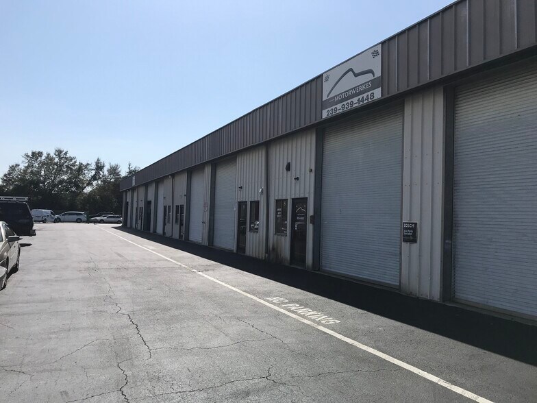 More Photos Of 2420 Concorde Dr, Fort Myers Warehouse For Lease