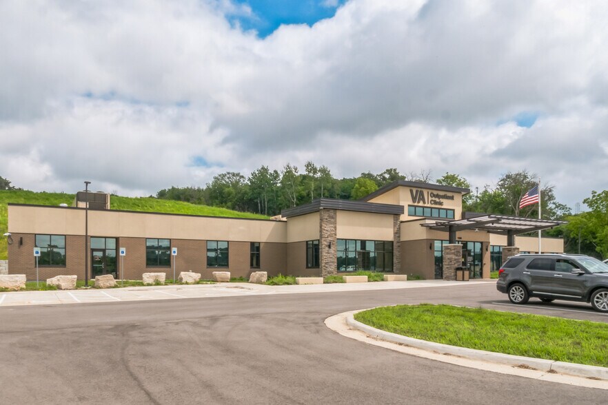 More Photos Of 1106 Military Blvd, Decorah Office For Sale