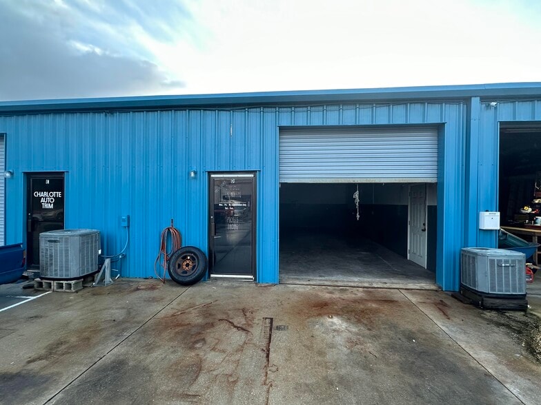 More Photos Of 4260 James St, Port Charlotte Warehouse For Lease