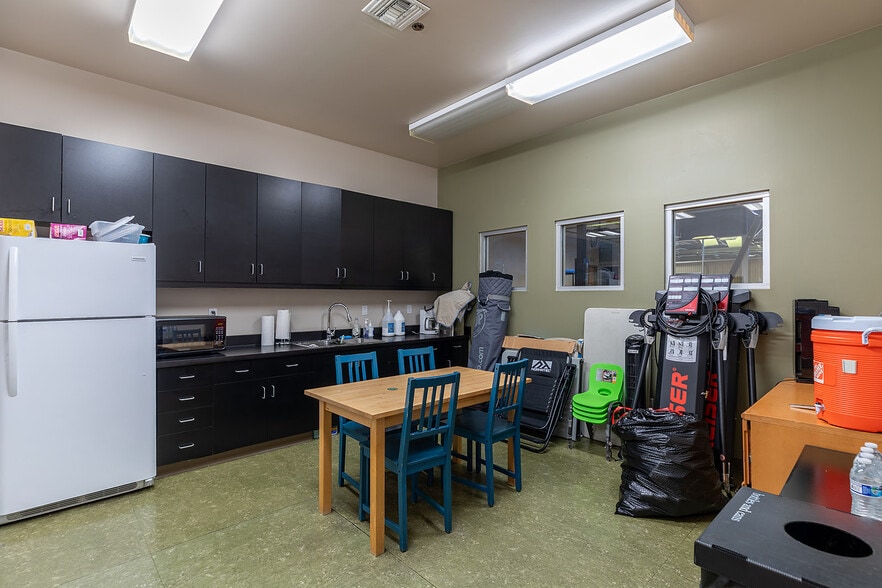 More Photos Of 1455 W Park Ave, Redlands Research And Development For Lease