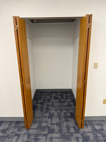 More Photos Of 110 Winn St, Woburn Office For Lease