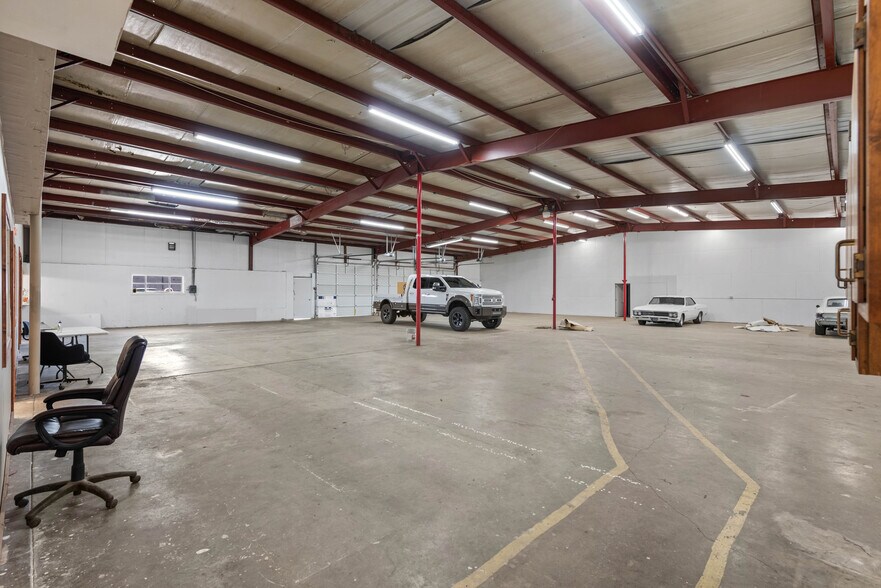 More Photos Of 225 W Lockhart Ave, Coos Bay Warehouse For Sale