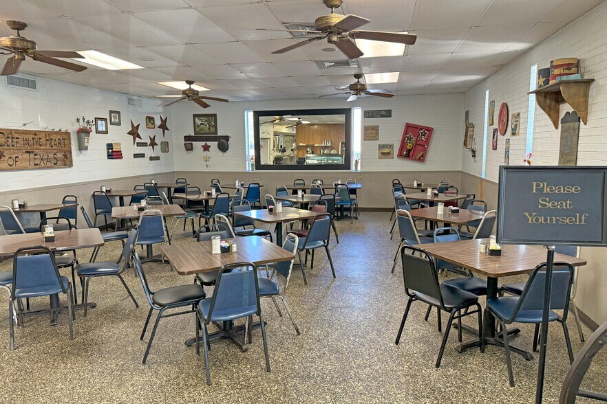 More Photos Of 1403 N Navarro St, Victoria Restaurant For Sale