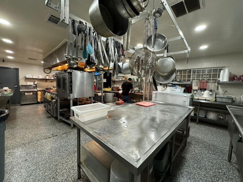 More Photos Of 1410 1st St E, Humble Restaurant For Sale