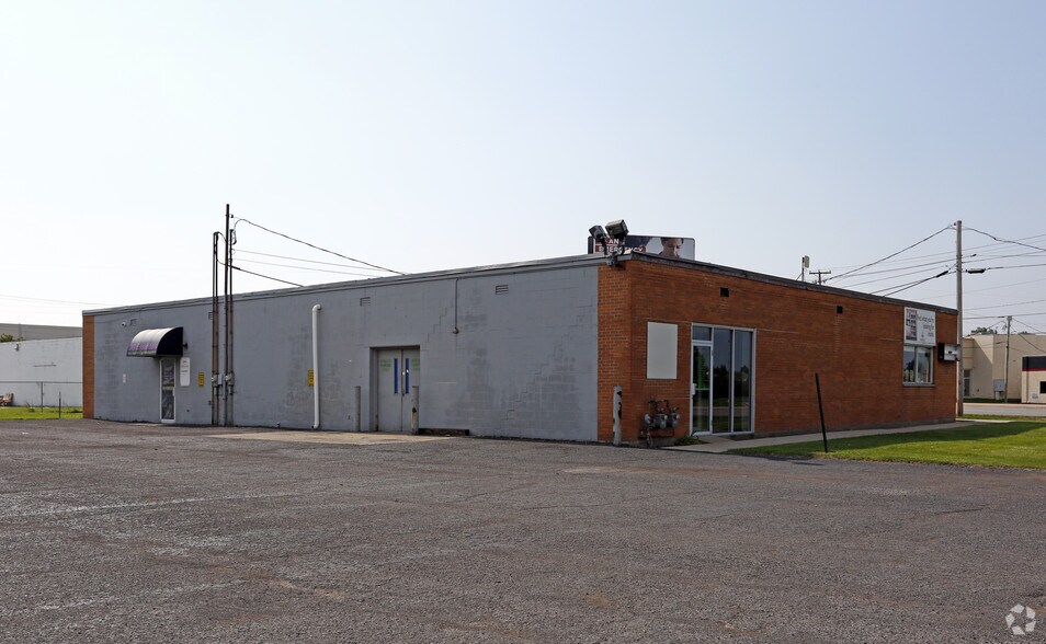 More Photos Of 2818 Elida Rd, Lima Freestanding For Lease