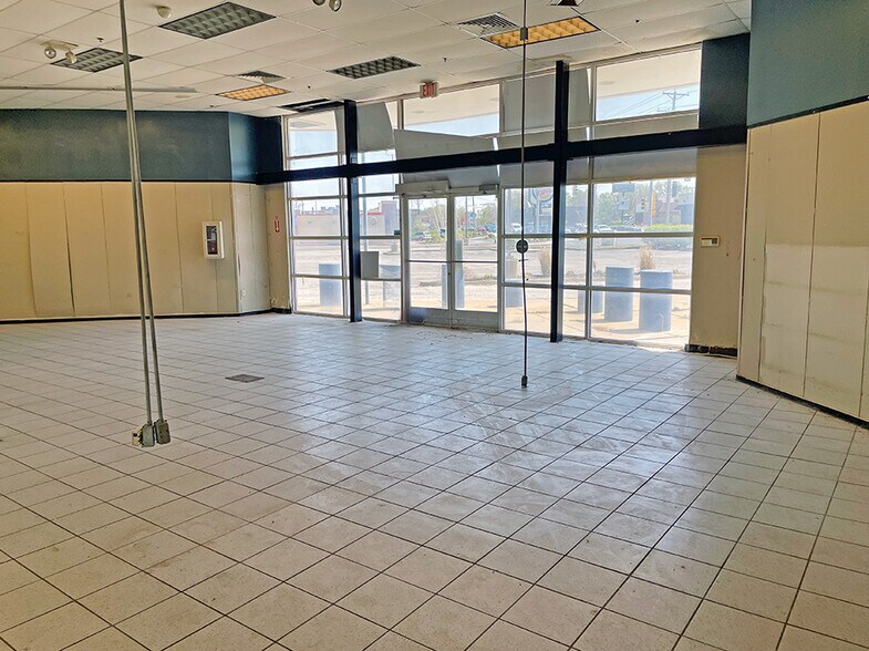 More Photos Of 317 Lincoln Hwy, Fairview Heights Auto Repair For Lease
