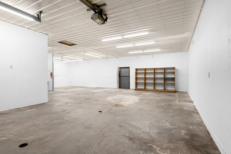 More Photos Of 438 Highway Ave S, Blooming Prairie Office For Sale