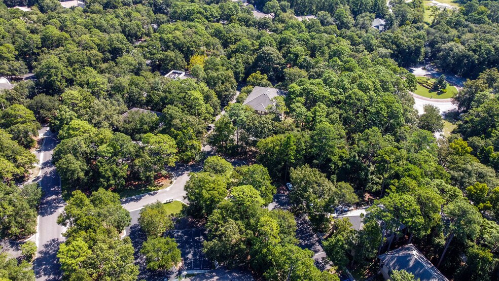 More Photos Of 5 Dunmore Ct, Hilton Head Office Residential For Sale