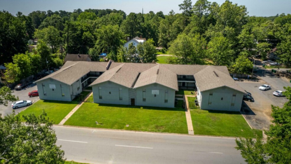 Primary Photo Of 818 W 28th Ave, Pine Bluff Apartments For Sale
