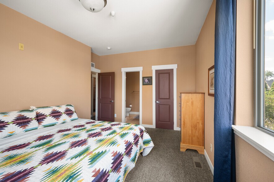 More Photos Of 2401-2405 E 28th Ave, Denver Office For Sale