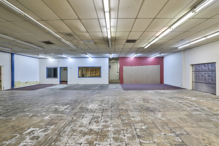 More Photos Of 4611 Holt Blvd, Montclair Showroom For Lease