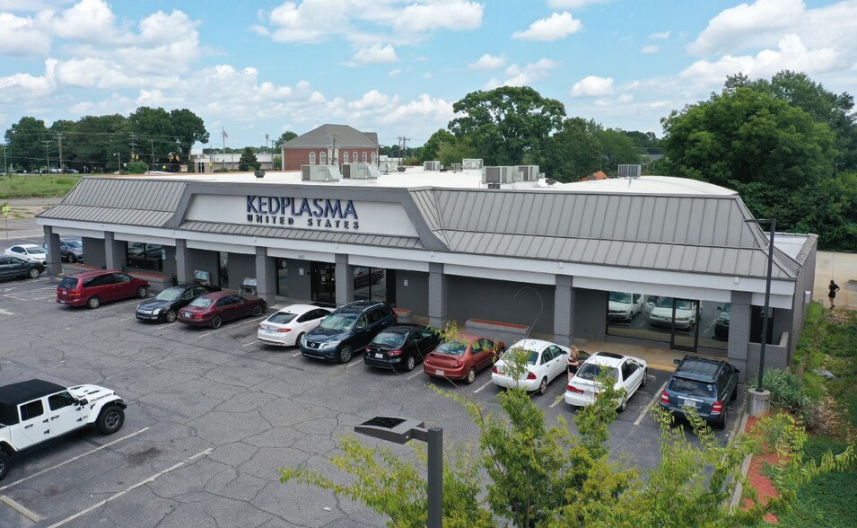 Primary Photo Of 1040 2nd St NE, Hickory Storefront Retail Office For Sale