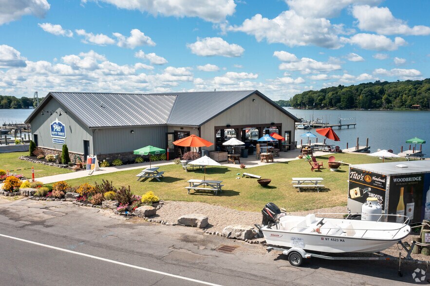 More Photos Of 7147 Lake Bluff Rd, Wolcott Restaurant For Sale