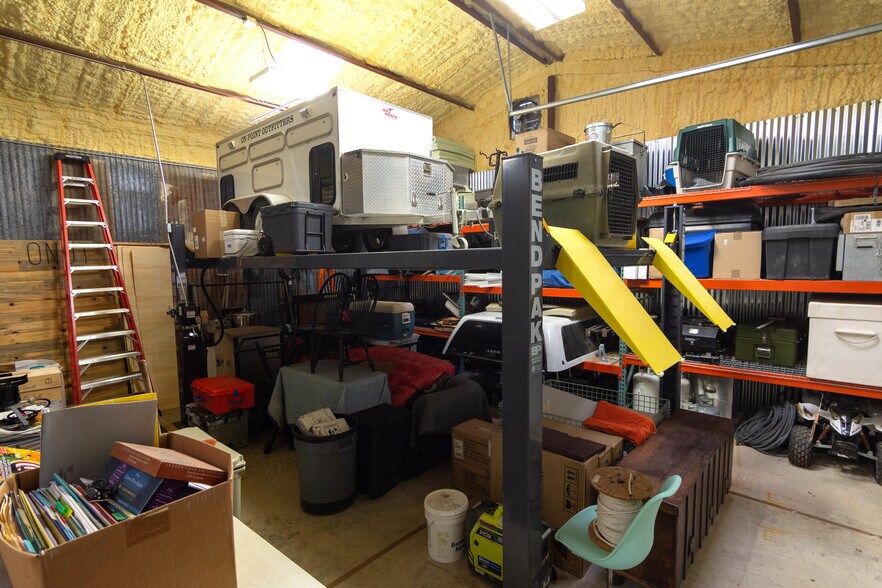 More Photos Of 2520 W Highway 290, Dripping Springs Light Manufacturing For Sale