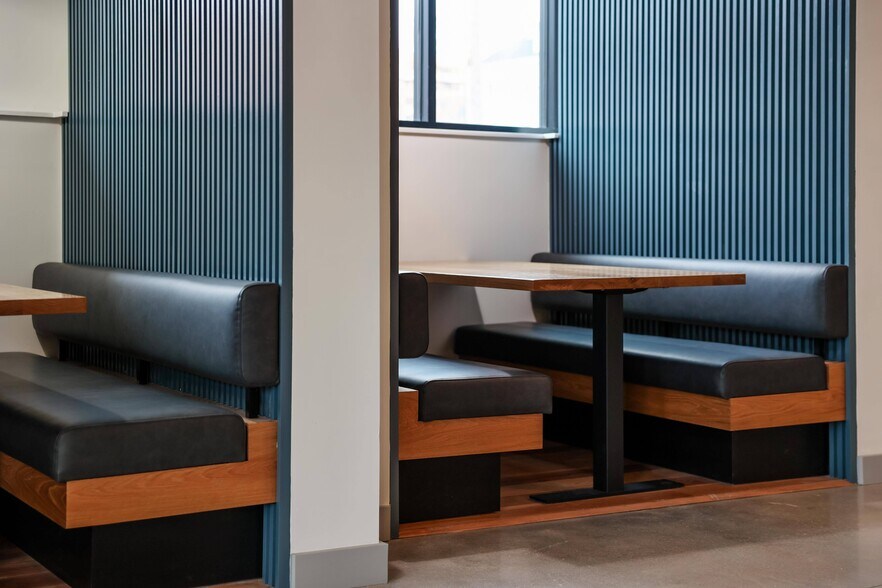 More Photos Of 52 Hanover St, Portland Apartments For Lease