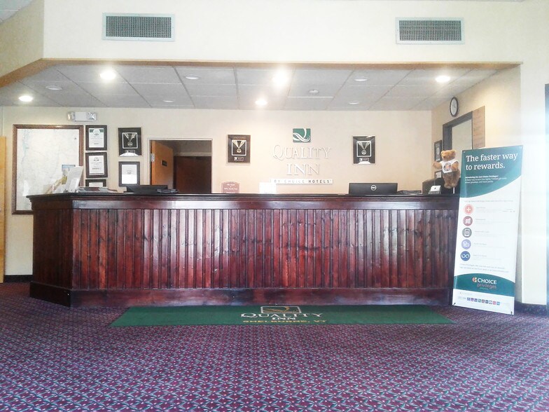 More Photos Of 2572 Shelburne Rd, Shelburne Hotel For Sale