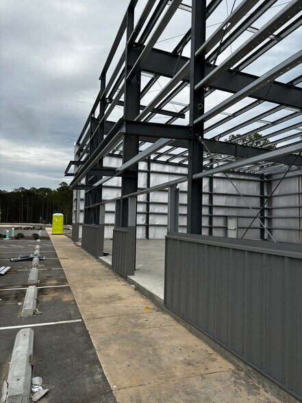 More Photos Of 334 Goldsby Rd, Santa Rosa Beach Showroom For Sale