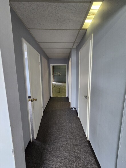 More Photos Of 6840 Atmore Dr, Richmond Flex For Lease