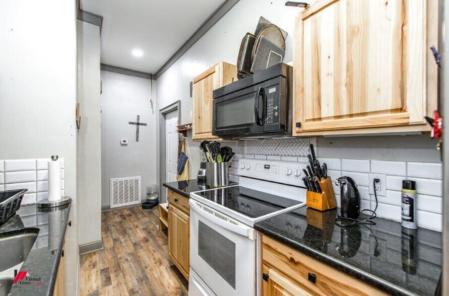 More Photos Of 102 Gray St, Henderson Flex For Sale