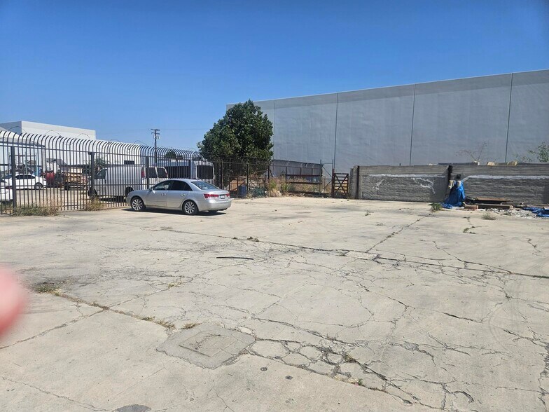 More Photos Of 4601 E 50th St, Los Angeles Manufacturing For Lease