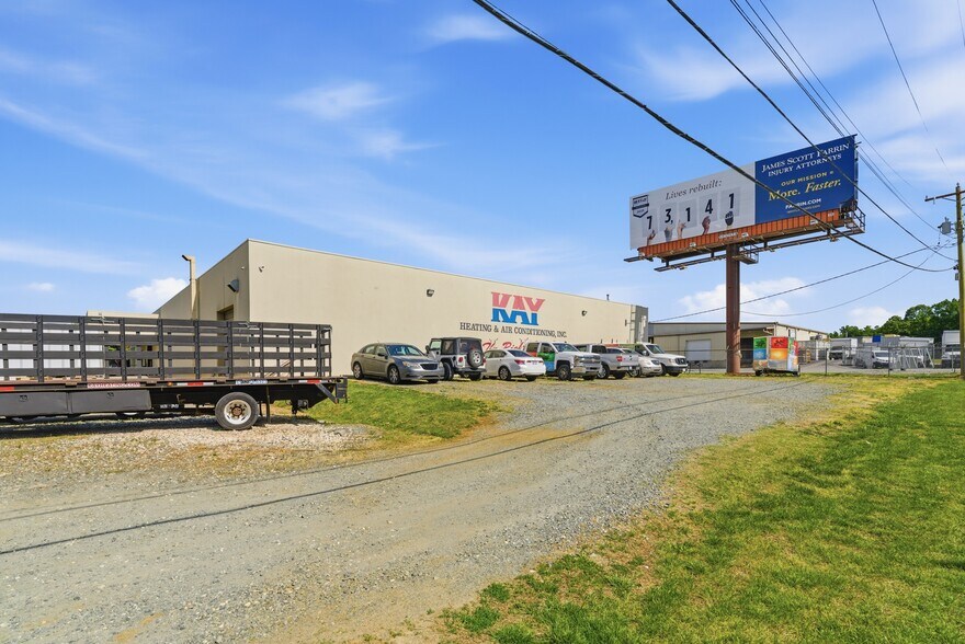 More Photos Of 809 Post St, Greensboro Warehouse For Lease